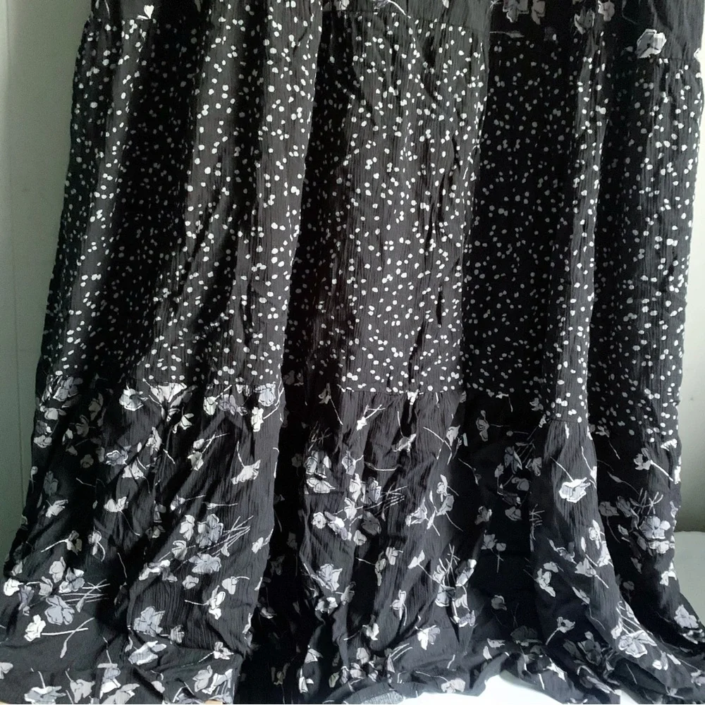 TERRA & SKY Women's Plus Twin Printed Tiered Maxi Dress
Size XXL (20W-22W) - Picture 5 of 10